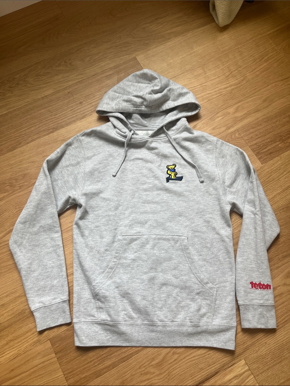 Teton Gravity Research TGR X Grateful Dead Ski Bear Patch Hoodie light gray S